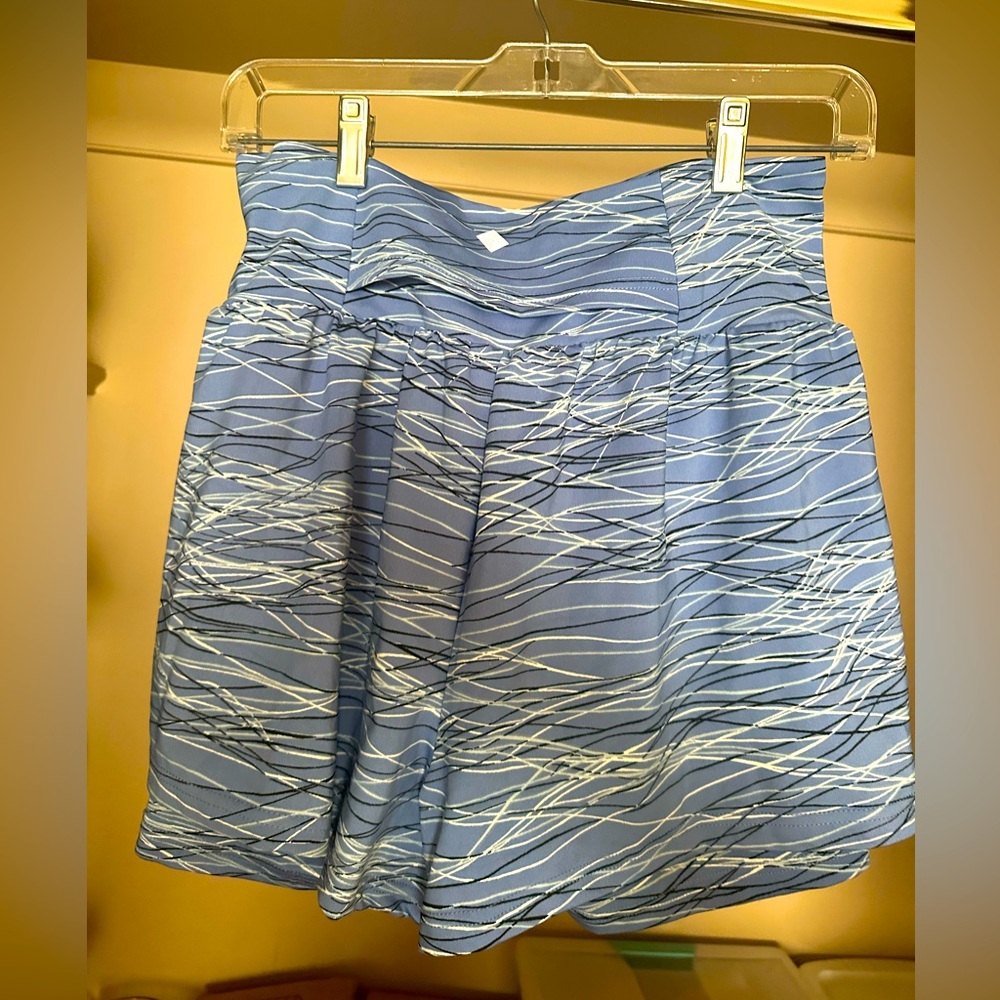 Lularoe Unbeatable Shorts - size L